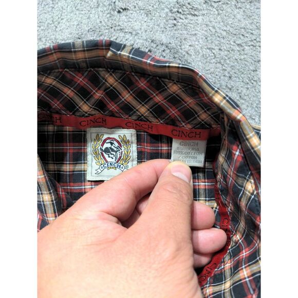 Cinch Long Sleeve Button Down Shirt Men's Size Medium Red Plaid - Picture 3 of 9